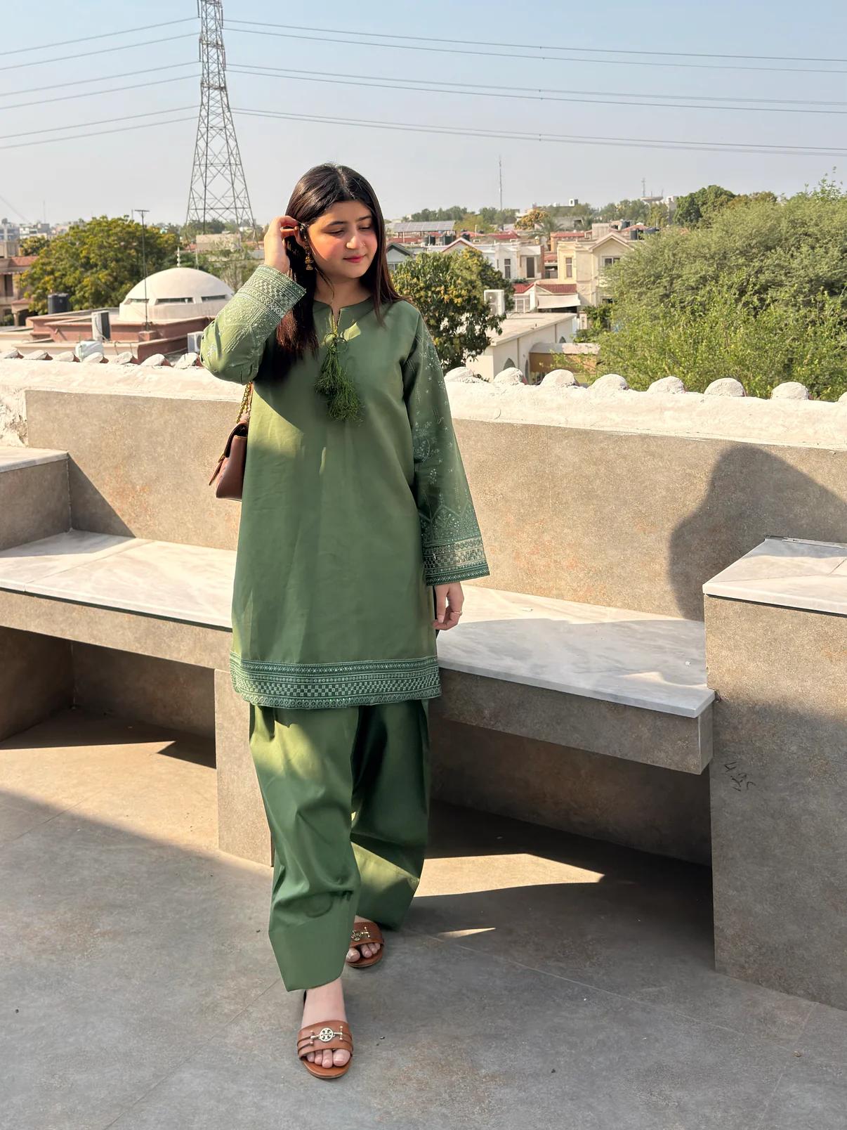 Minsha Lawn 2PC Suit